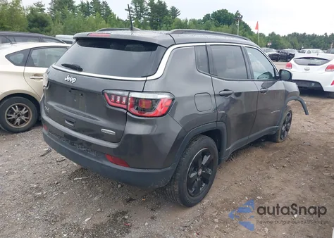 2019 Jeep Compass Latitude 4X4 z USA, uszkodzony, nr VIN 3C4NJDBB9KT714160